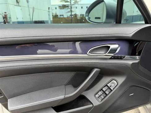 Used 2011 Porsche Panamera image 32