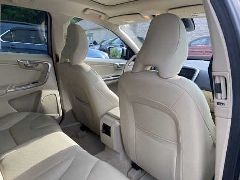 Used 2015 Volvo XC60 T6 w/ Proximity Package AWD/4WD image 20