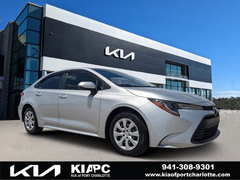 Used 2023 Toyota Corolla LE image 1