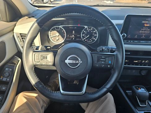 Used 2023 Nissan Rogue SV w/ SV Premium B Package image 22