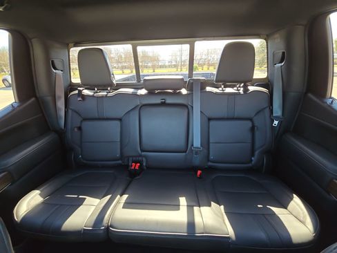 Used 2021 Chevrolet Silverado 1500 High Country image 22