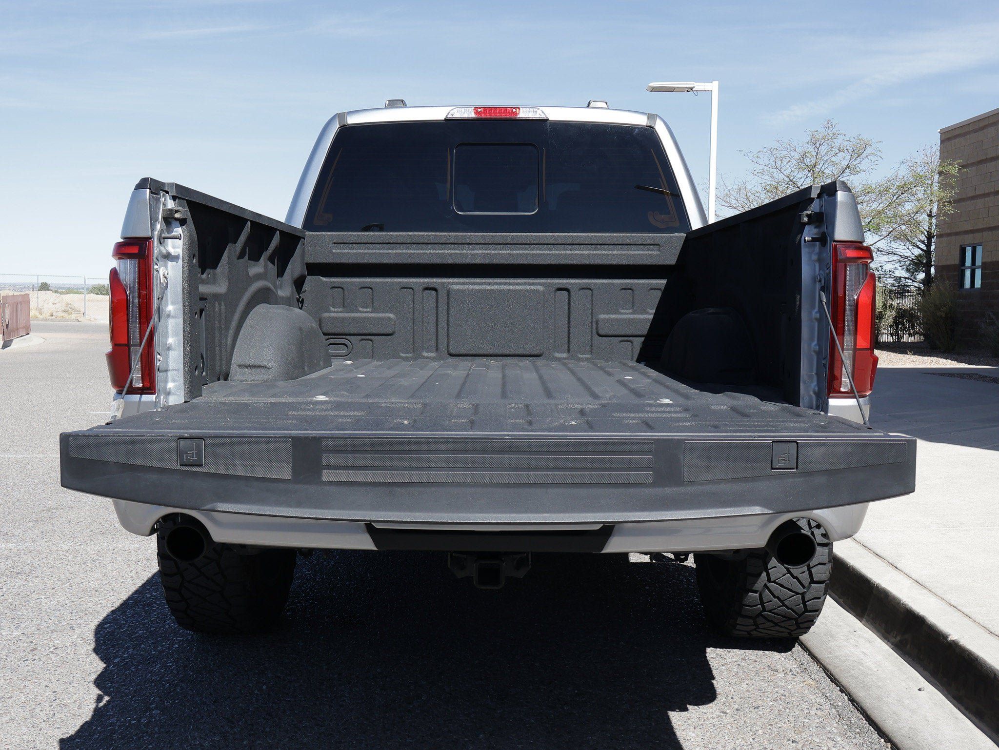 Certified 2024 Ford F150 Lariat w/ FX4 Off-Road Package AWD/4WD image 19