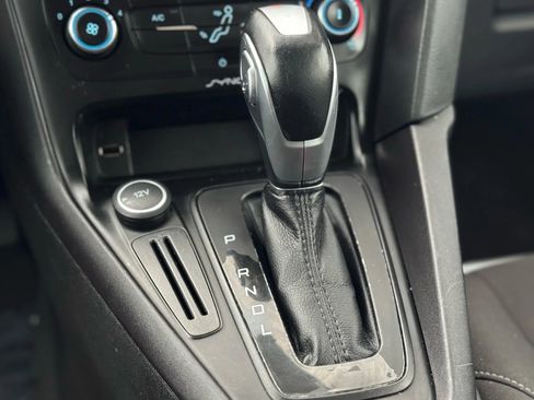 Used 2015 Ford Focus SE image 24