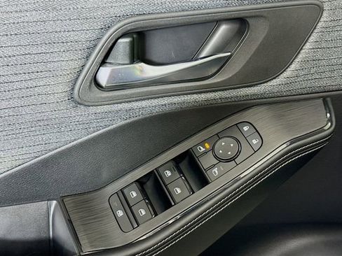 Used 2023 Nissan Rogue SV image 19