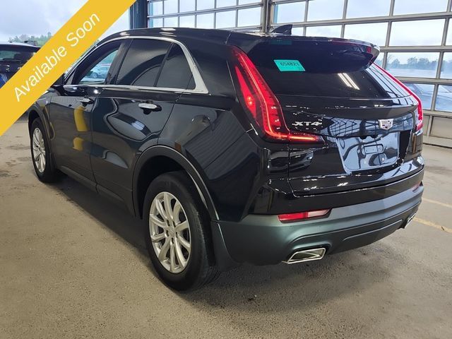 Used 2023 Cadillac XT4 Luxury FWD image 3