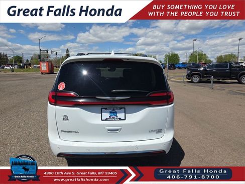 Used 2021 Chrysler Pacifica Limited w/ Premium & Safety Sphere Group AWD/4WD image 6