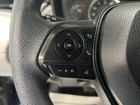 Used 2022 Toyota Corolla Cross L image 11