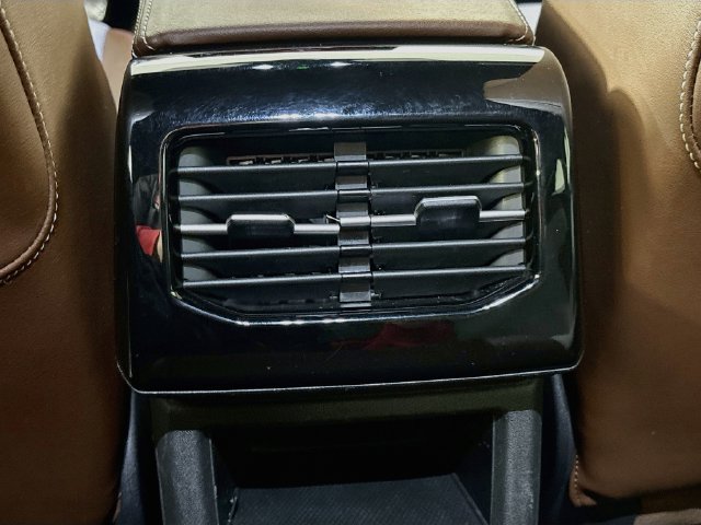 Certified 2023 Volkswagen ID.4 Pro AWD/4WD image 24