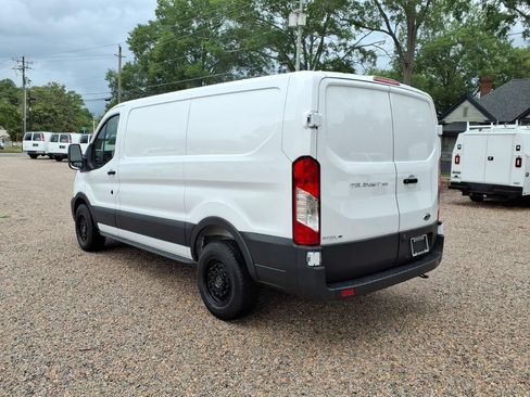 Used 2025 Ford Transit 150 Low Roof RWD image 5