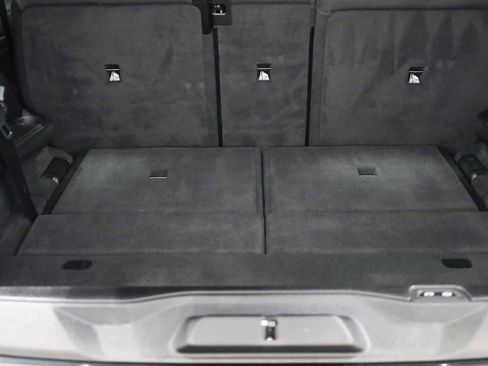 Used 2020 BMW X7 M50i w/ Executive Package image 38