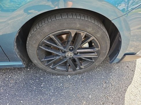 Used 2025 Toyota Camry SE FWD image 9