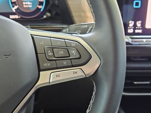 Used 2024 Volkswagen Atlas SE FWD image 19