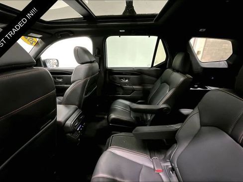 Used 2023 Honda Pilot TrailSport image 27