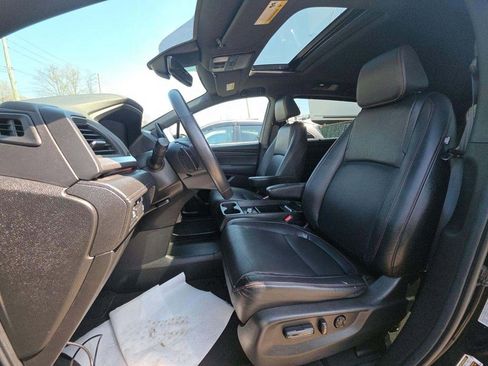 Used 2023 Honda Odyssey Sport image 7