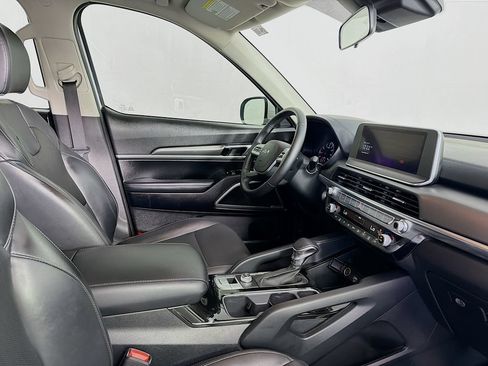 Used 2022 Kia Telluride LX FWD image 36