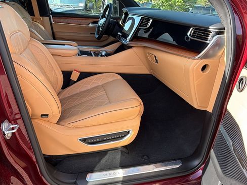 Used 2025 Jeep Grand Wagoneer L Series III AWD/4WD image 19