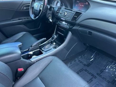 Used 2017 Honda Accord Sport Special Edition image 17