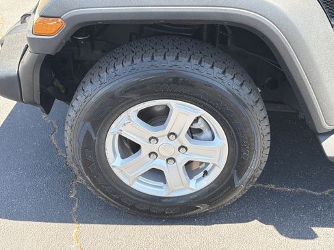 Used 2022 Jeep Wrangler Unlimited Sport image 13