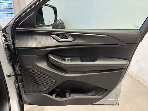 Used 2024 Jeep Grand Cherokee Altitude image 30