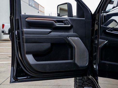 Used 2024 GMC Sierra 2500 Denali w/ Denali Reserve Package image 34