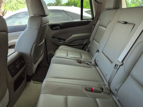 Used 2016 GMC Yukon SLT RWD image 6