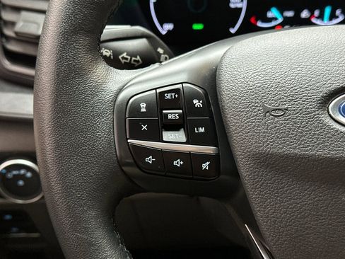 Used 2023 Ford E-Transit Medium Roof image 24