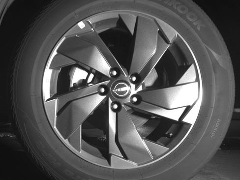 Used 2025 Nissan Rogue SV AWD/4WD image 12
