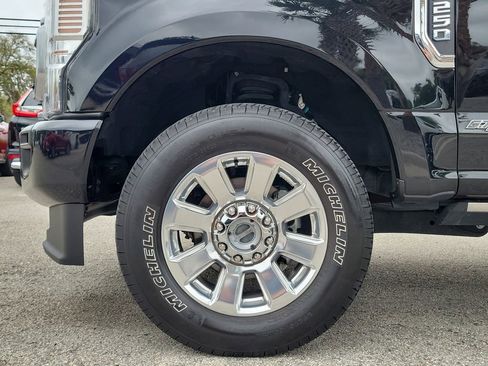 Used 2021 Ford F250 Platinum AWD/4WD image 6