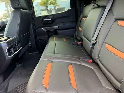 Used 2020 GMC Sierra 1500 AT4 w/ AT4 Premium Package image 9