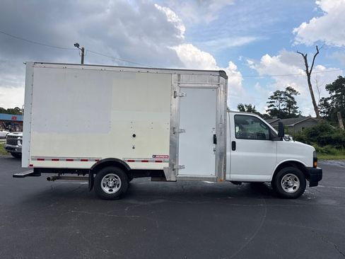 Used 2021 Chevrolet Express 3500 w/ Power Convenience Package RWD image 6