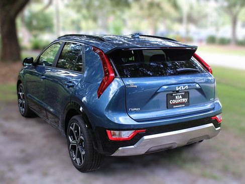 New 2025 Kia Niro EX Touring image 11