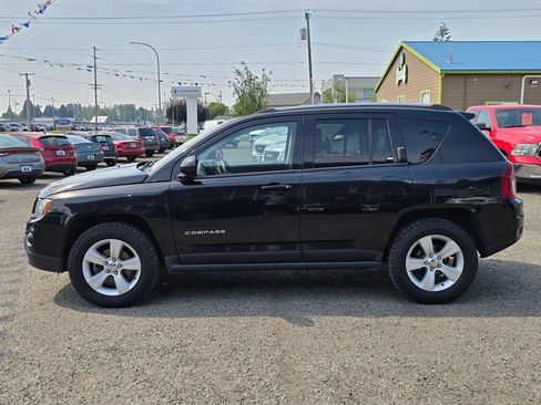 Used 2016 Jeep Compass Latitude AWD/4WD image 4