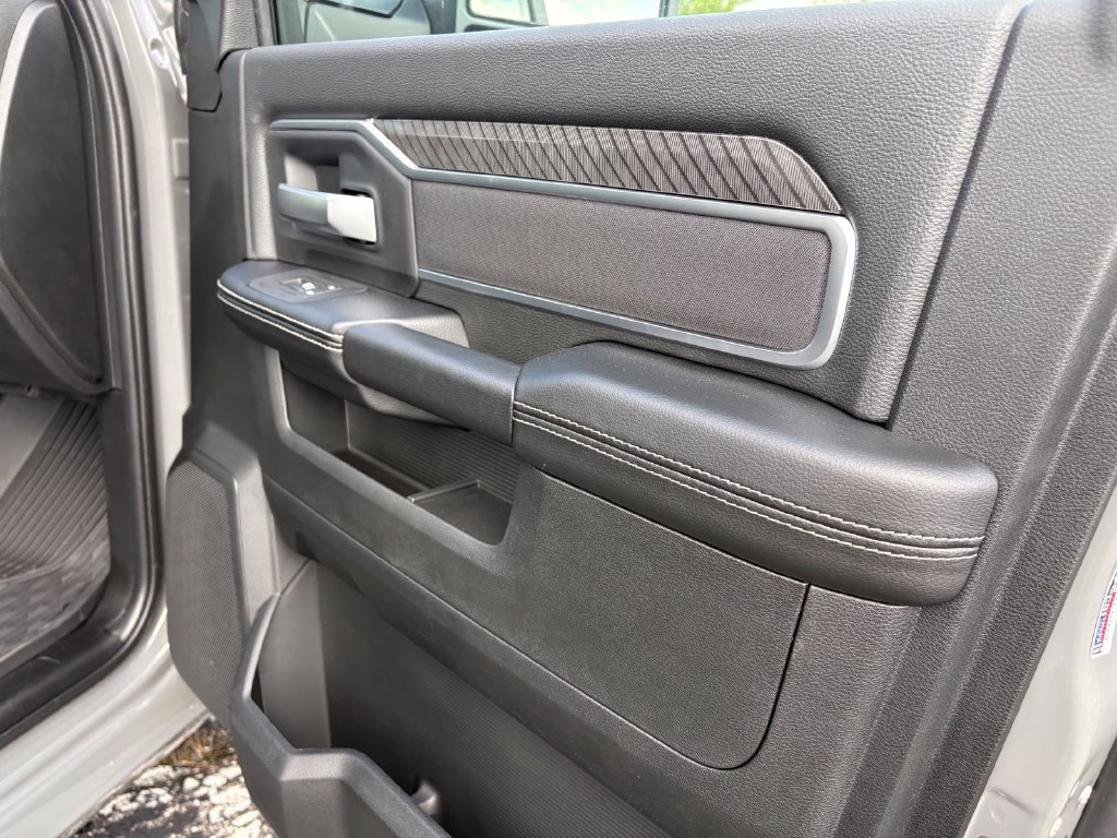 New 2026 RAM 3500 Big Horn AWD/4WD image 11