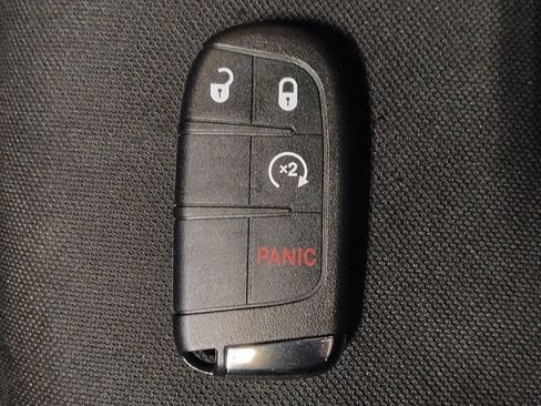 Used 2018 Jeep Renegade Altitude FWD image 32