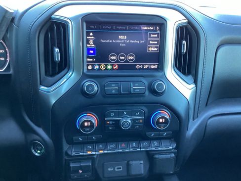 Used 2021 Chevrolet Silverado 1500 LT Trail Boss w/ Convenience Package II image 16