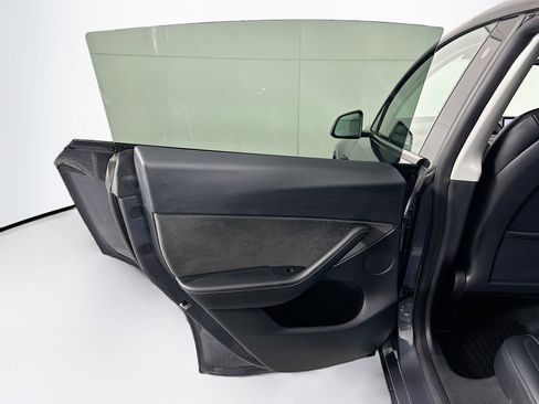 Used 2022 Tesla Model Y Performance image 24