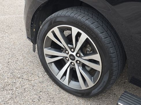 Used 2020 Ford Expedition Platinum image 11