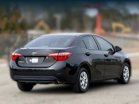 Used 2018 Toyota Corolla L image 9