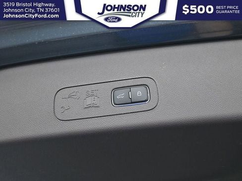 Used 2023 Lincoln Aviator Reserve w/ Equipment Group 201A AWD/4WD image 13