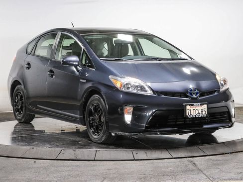 Used 2015 Toyota Prius Three w/ Solar Roof Package FWD image 5