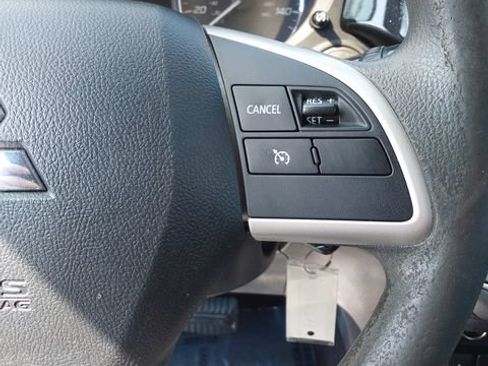 Used 2020 Mitsubishi Outlander ES FWD image 27