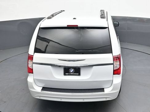 Used 2015 Chrysler Town & Country Touring-L w/ Driver Convenience Group FWD image 33