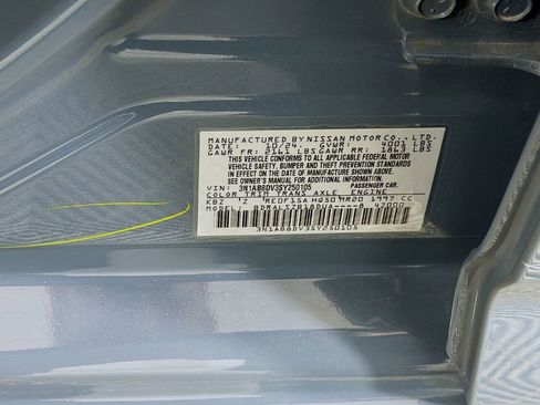 Used 2025 Nissan Sentra SR w/ SR Premium Package image 30