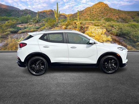 Used 2024 Buick Encore GX Sport Touring FWD image 3