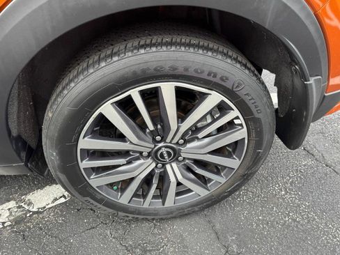 Used 2023 Nissan Kicks SV image 7