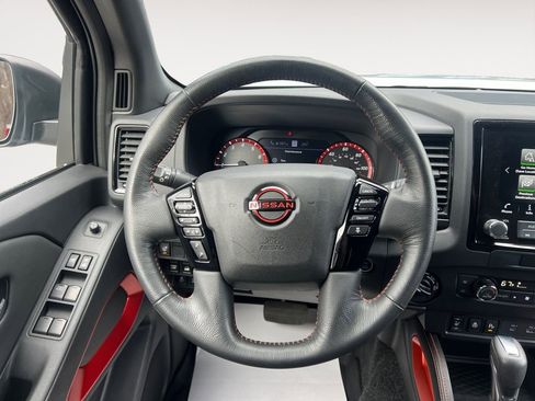 Used 2022 Nissan Frontier PRO-4X image 15