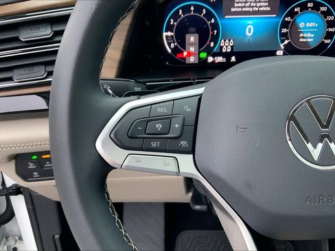 Used 2024 Volkswagen Atlas SE FWD image 23