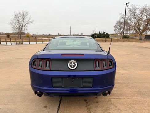 Used 2014 Ford Mustang Coupe image 12