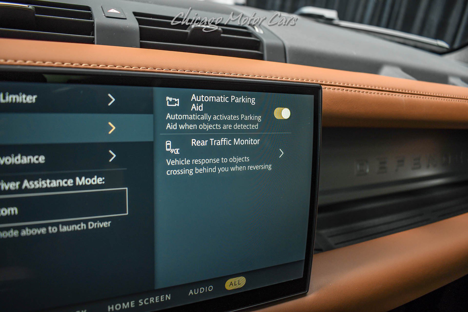 Used 2025 Land Rover Defender 110 AWD/4WD image 17