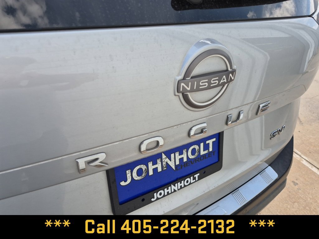 Used 2023 Nissan Rogue SV FWD image 15